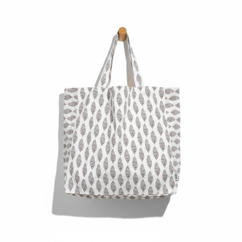 Sanibel junonia tote bag in eco-friendly cotton with cocoa shell pattern